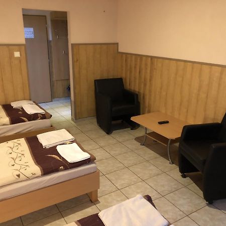 Batavya Penzion Topolcany Exterior foto